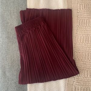 Pleated midi skirt